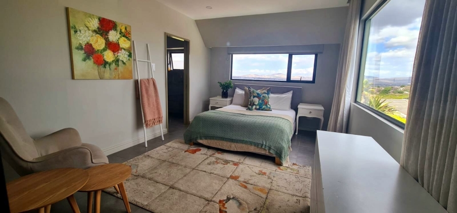10 Bedroom Property for Sale in Bloubergstrand Western Cape